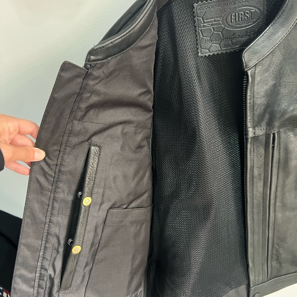 First Classics Rampage Men's Motorcycle Leather Vest - Picture 8 of 8